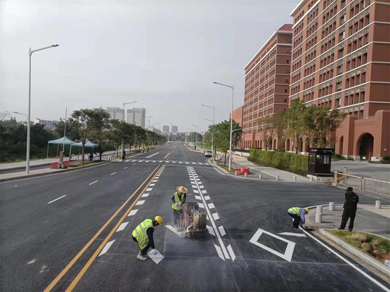 熱熔型道路劃線(xiàn)材料和常溫型道路劃線(xiàn)材料有啥區(qū)別？